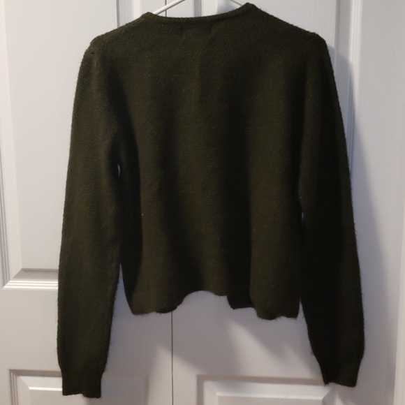 2/$15🦇 sort green sweater with buckle style close - Picture 3 of 4